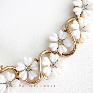 （画像用） Ｔｒｉｆａｒｉ　 トリファリ お花ネックレス