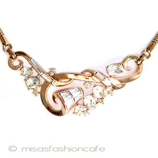 （画像用） Ｔｒｉｆａｒｉ　 トリファリ クリスタル　ネックレス