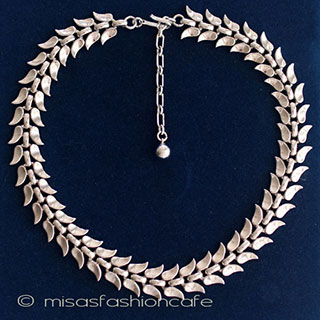 （画像用） Trifari　 トリファリ アートデコ　銀葉