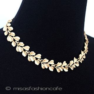 （画像用） Trifari　 トリファリ 金の葉　ネックレス