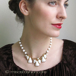 （画像用） Ｔｒｉｆａｒｉ　 トリファリ ガラス洋梨ネックレス