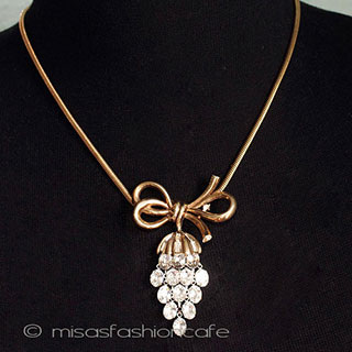 （画像用） Ｔｒｉｆａｒｉ　 トリファリ 1950年葡萄ネックレス