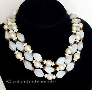 （画像用） Trifari　トリファリ パールガラス3連ネックレス