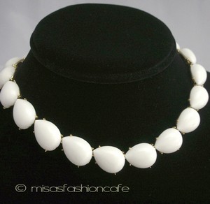 （画像用） Trifari　トリファリ ホワイトティアーネックレス