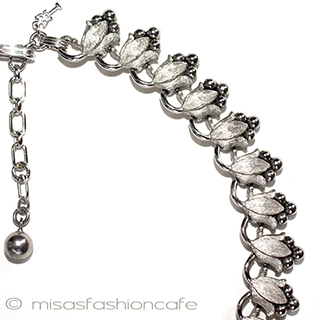 （画像用） Ｔｒｉｆａｒｉ　 トリファリ スズラン　ネックレス