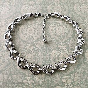 （画像用） Trifari　 トリファリ りぼんネックレス