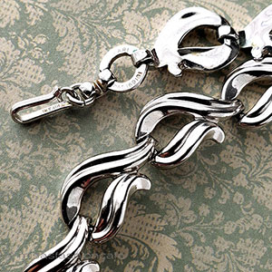 （画像用） Trifari　 トリファリ りぼんネックレス