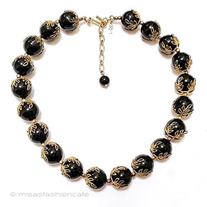 （画像用） Trifari　 トリファリ 黒ｘ金葉 ネックレス