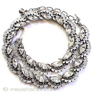 （画像用） Ｔｒｉｆａｒｉ　 トリファリ クリスタル銀葉ネックレス