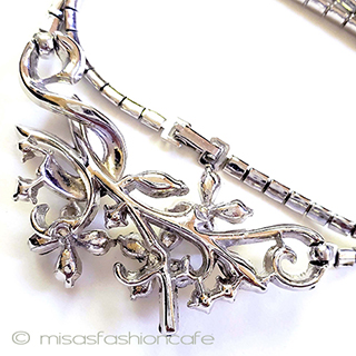 （画像用） Trifari　 トリファリ 1951年お花ネックレス