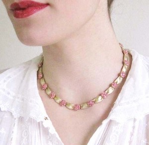 （画像用） Trifarトリファリ 　ピンクフラワー・ネックレス