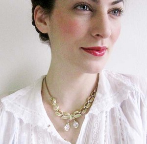 （画像用） Coro ネックレス クリスタル・リボン