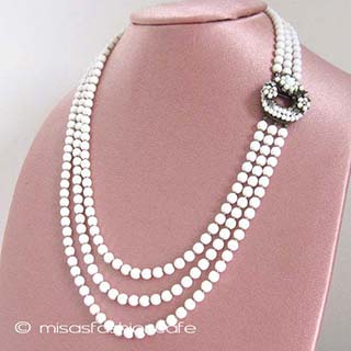 （画像用） Original By Robert ミルクガラスネックレス