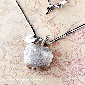 （画像用） Trifari　 トリファリ 林檎　ネックレス