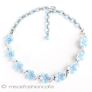 （画像用） ブルーフラワーネックレス