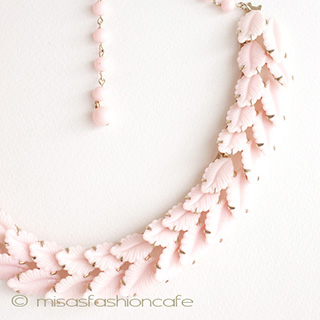 （画像用） ピンクの葉　ネックレス