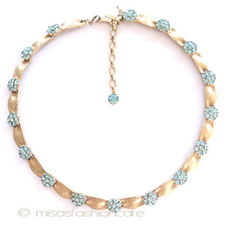 （画像用） Ｔｒｉｆａｒｉ　 トリファリ 水色の花 ネックレス