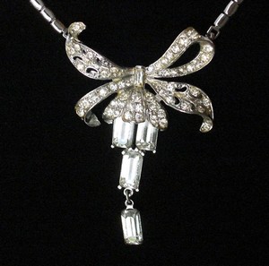 （画像用） Coroリボンネックレス