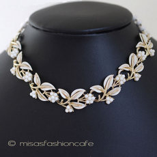 （画像用） Coro お花ネックレス