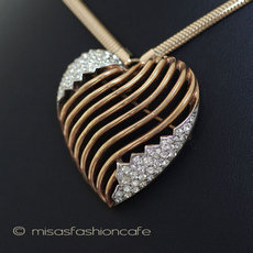 （画像用） クラウントリファリ ネックレス兼ブローチ