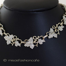 （画像用） SarahCoventry 葡萄の葉ネックレス