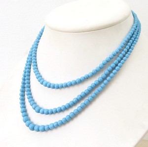 （画像用） 水色ガラス3連ネックレス