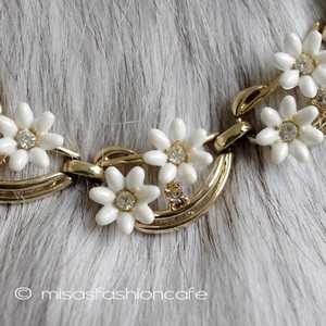 （画像用） Coro　コロペガサス 白い花　ネックレス