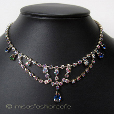 （画像用） アイリス　ガラス チェコ製　ネックレス