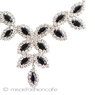 （画像用） ラインストーン　リーフ Black&Clearネックレス