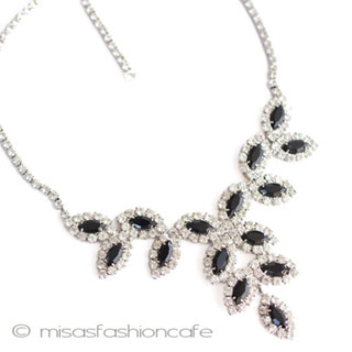 （画像用） ラインストーン　リーフ Black&Clearネックレス