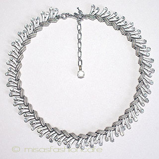 （画像用） Ｔｒｉｆａｒｉ　 トリファリ クリスタル　ネックレス