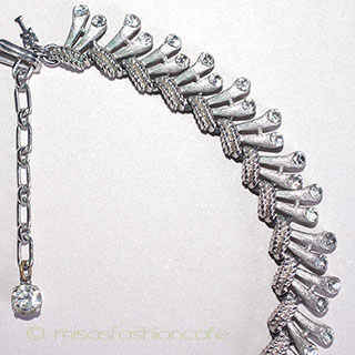 （画像用） Ｔｒｉｆａｒｉ　 トリファリ クリスタル　ネックレス