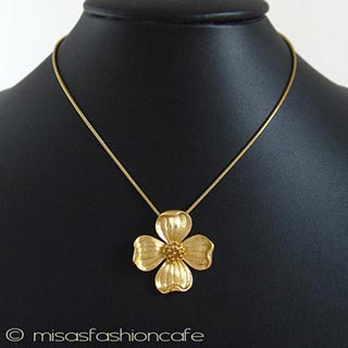 （画像用） Trifari　 トリファリ ハナミズキ・ネックレス