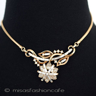 （画像用） Ｔｒｉｆａｒｉ　 トリファリ お花　ネックレス