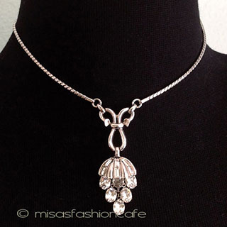 （画像用） Ｔｒｉｆａｒｉ　トリファリ 1950年　葡萄ネックレス