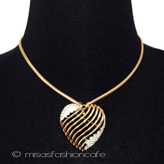 （画像用） Ｔｒｉｆａｒｉ　 トリファリ ネックレス兼ブローチ