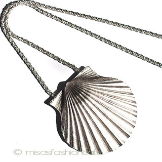 （画像用） クラウン　トリファリ Ｔｒｉｆａｒｉ　貝ネックレス