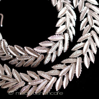 （画像用） Ｔｒｉｆａｒｉ　 トリファリ 銀の葉　ネックレス