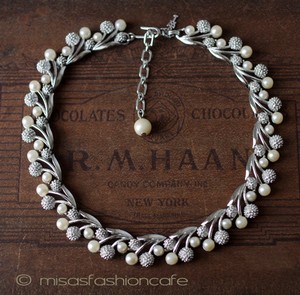 （画像用） Trifari　トリファリ 　パールの花ネックレス