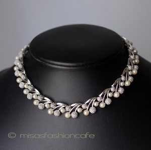 （画像用） Trifari　トリファリ 　パールの花ネックレス