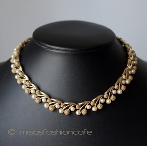 （画像用） Trifari　トリファリ 　パールの花ネックレス