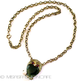 （画像用） SWOBODA 天然石と珊瑚 ふくろう　ネックレス