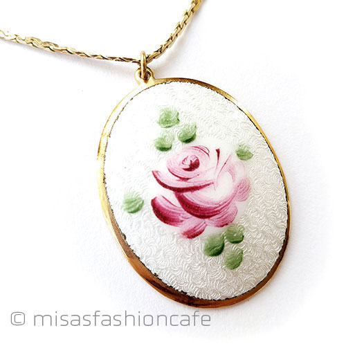 （画像用） アンティークジュエリー ローズのお花エナメル