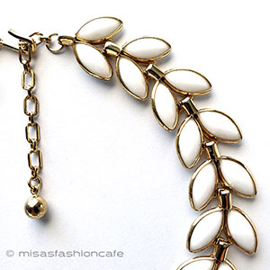 （画像用） Trifari　 トリファリ ガラス葉ネックレス