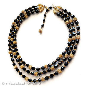 （画像用） Trifari　トリファリ ガラス3連ネックレス