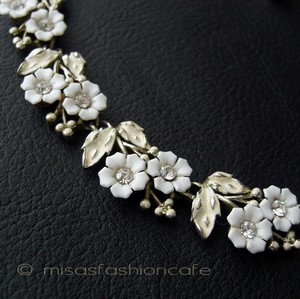 （画像用） Coro　お花ネックレス