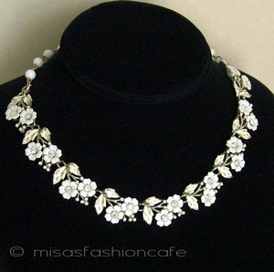 （画像用） Coro　お花ネックレス