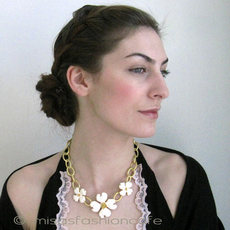 （画像用） ハナミズキ花ネックレス