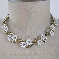 （画像用） Coro お花ネックレス