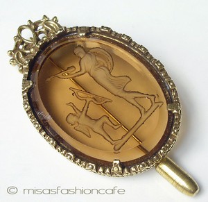 （画像用） 天使のカメオ　ブローチ